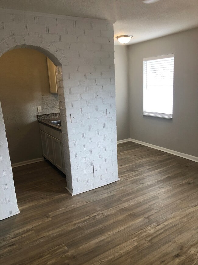 Building Photo - Forest Cove Apartments