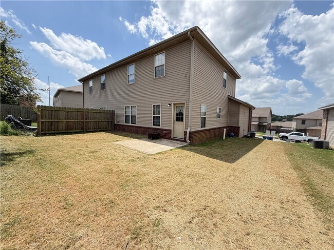 Foto del edificio - 603 SW Loudon Dr