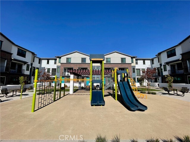 Foto del edificio - 6983 Cottonwood Ln
