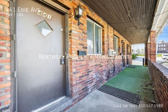 Building Photo - 441 Erie Ave