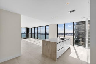 Building Photo - 700 NE 24th St