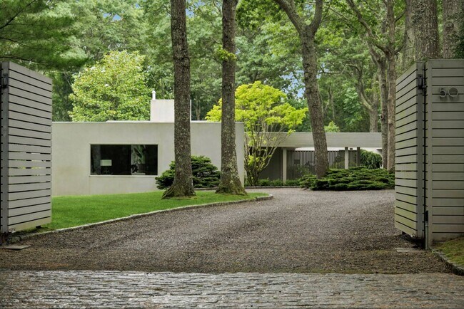 Foto del edificio - 50 Old Farm Rd