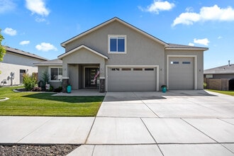 Building Photo - 4165 Corvina St