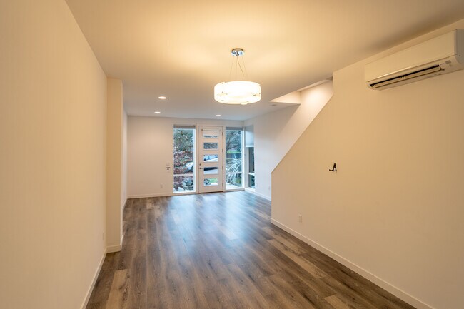 Foto del edificio - 2854 SW Adams St