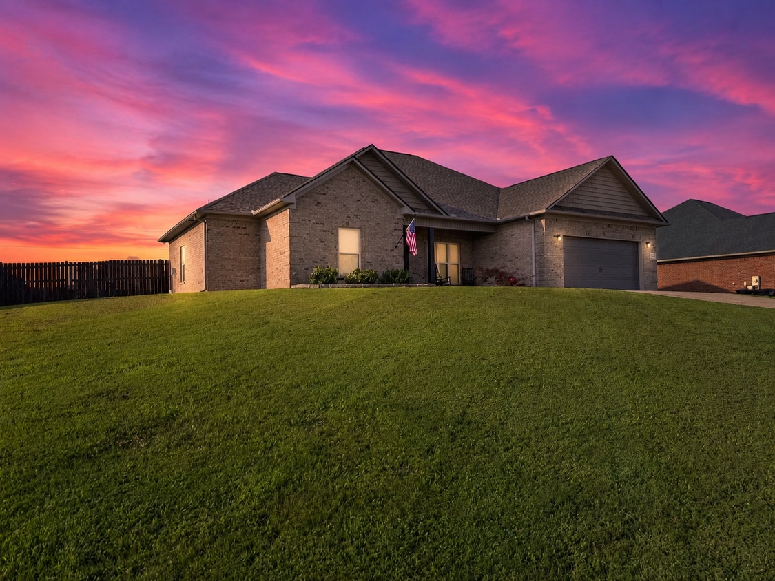 Photo - 2604 Etna Dr