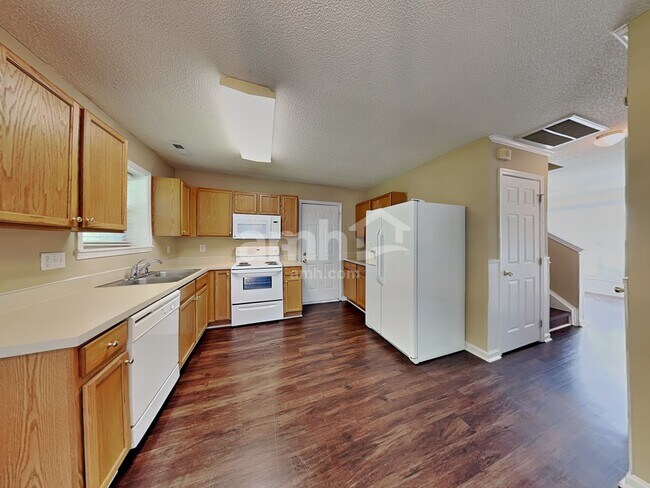 Foto del edificio - 706 Bellmeade Bay Dr