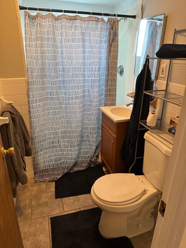 Foto principal - 392 Shaw St