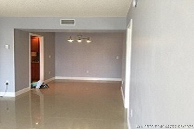 Building Photo - 4154 Inverrary Dr