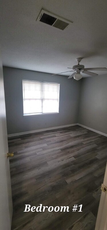 Foto del edificio - 1720 Devonwood Dr