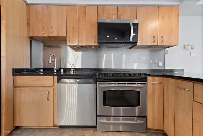 Photo - 300 N State St Apartment