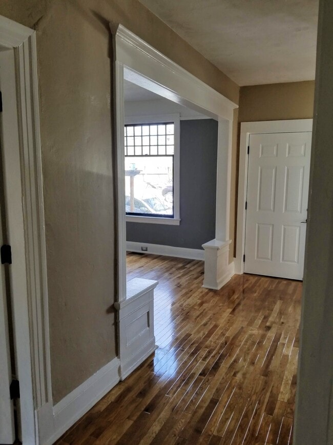 Building Photo - 1919 E Thomas St