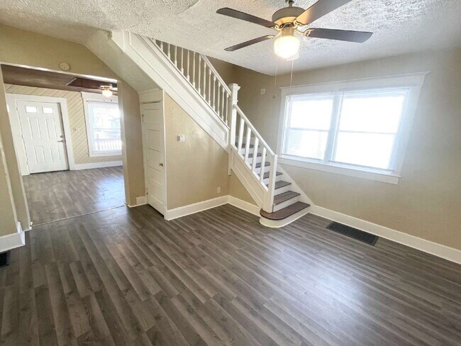 Foto del edificio - Westside 3BR House ready to LEASE!