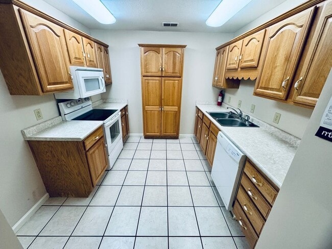 Photo - 345 Franklin Terrace Unit Apartment