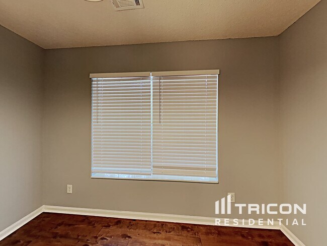 Foto del edificio - 4151 Ravenwood Ct