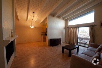 Foto principal - 1818 Kelton Ave