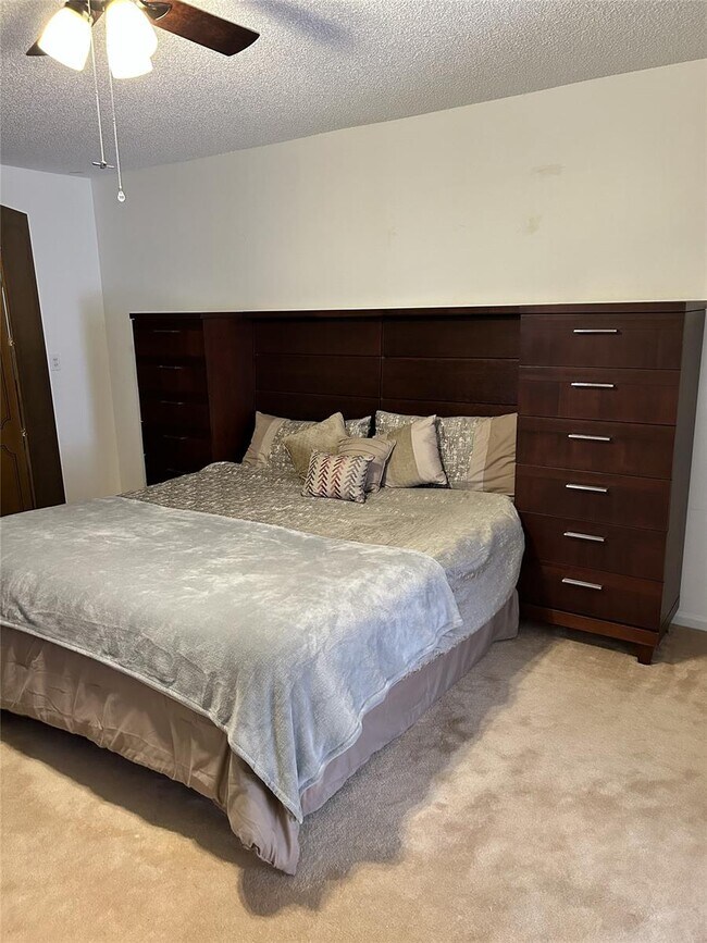 Foto del edificio - 3121 N Palm Aire Dr