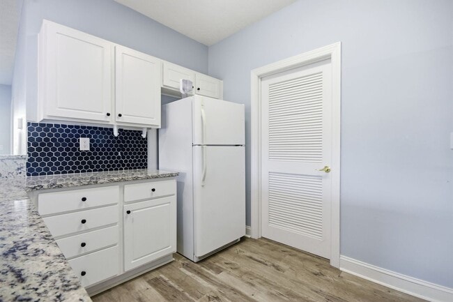 Photo - 3-Bedroom, 2Bath Condo end unit