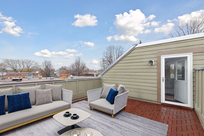 West-side patio - 3238 Garfield Ave