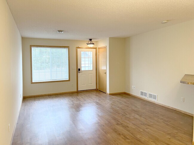 Foto del edificio - 15525 Sodium St NW
