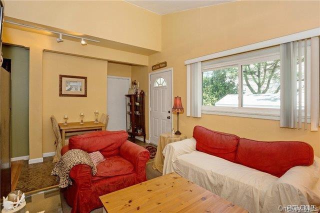 Foto del edificio - 843 Outlook Ave