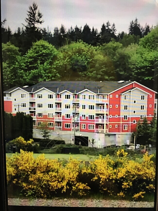 19500 Ballinger Way NE Unit 201, Shoreline, WA 98155 Condo for Rent