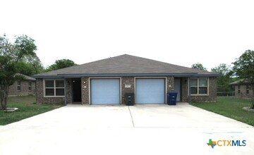 Building Photo - 917 Brookview Dr