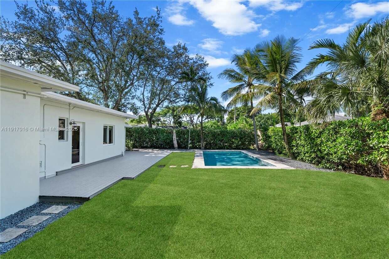 Foto principal - 5865 SW 48th St