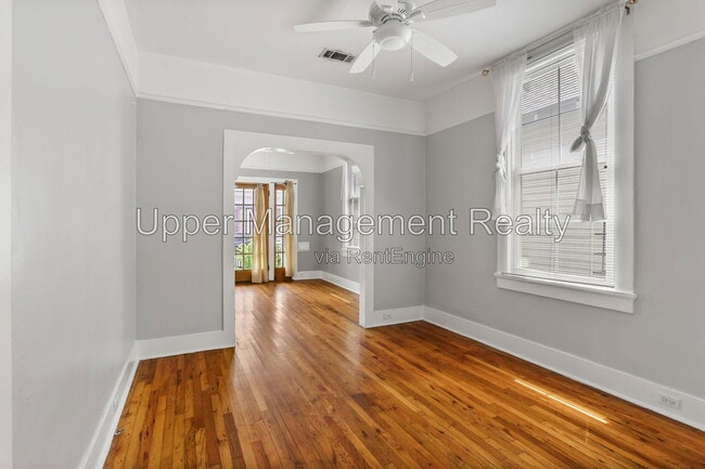 Building Photo - 806 Constantinople St
