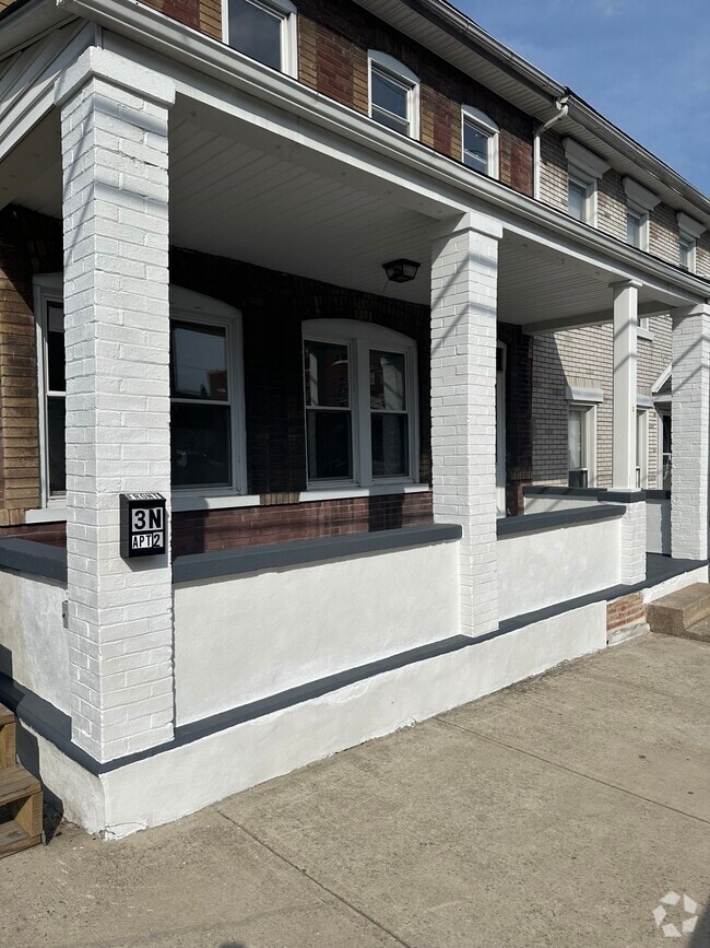 Building Photo - 3 N Front St