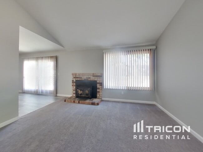 Building Photo - 3608 Fairbanks Way