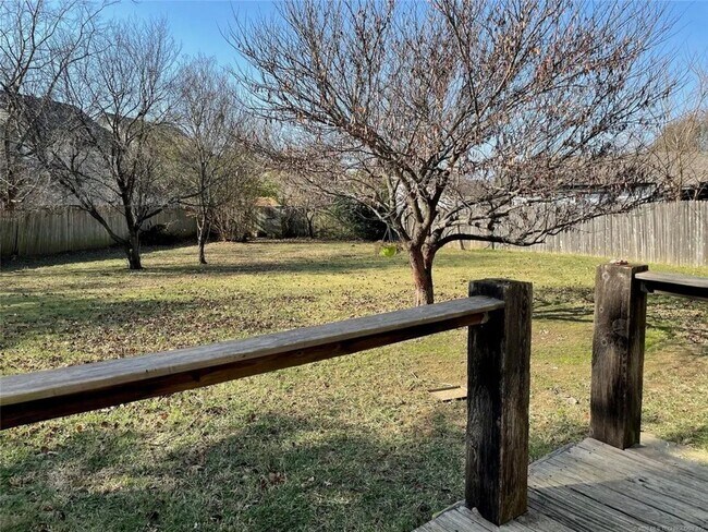 Building Photo - Available 8/1 - Charming Owasso Home in Quiet Cul-De-Sac