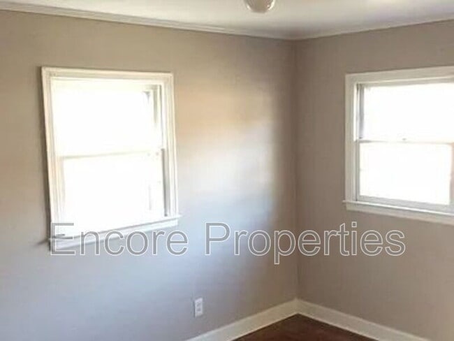 Building Photo - 533 Spaulding St