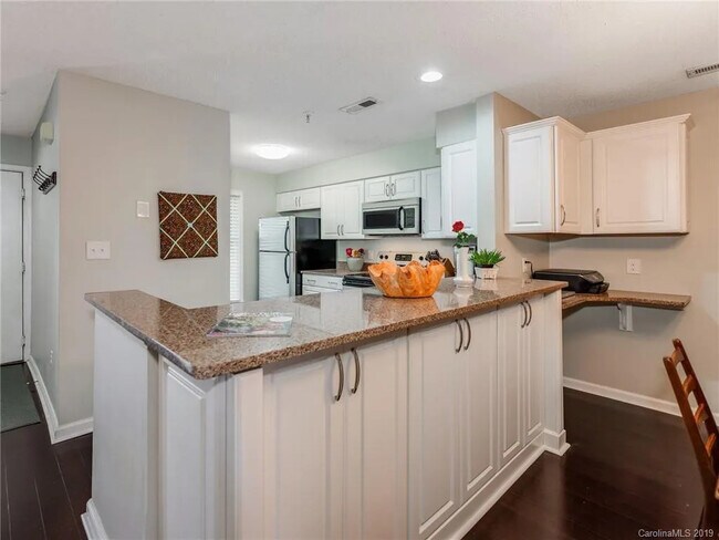 Building Photo - 9025 J M Keynes Dr