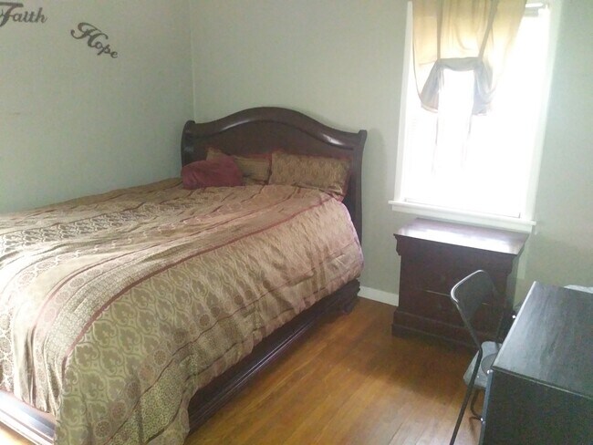 Foto del edificio - 901 N Locust Rd