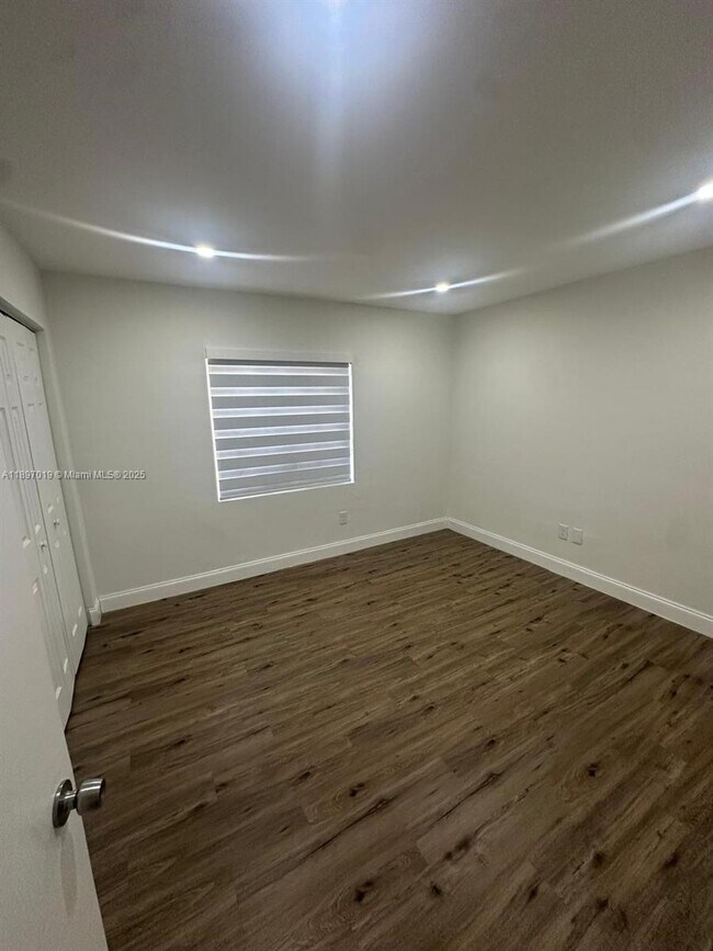 Foto del edificio - 12411 SW 110th South Canal St Rd