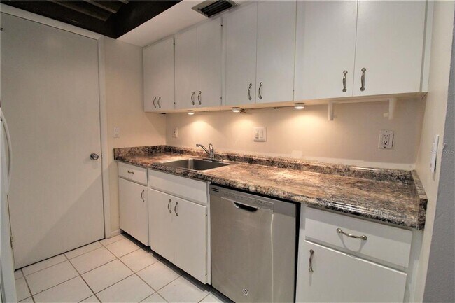 Building Photo - 4119 61st Ave Terrace W