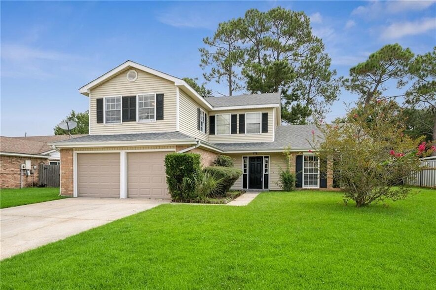 Foto principal - 109 Silverwood Dr