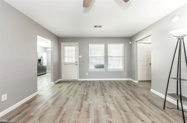 Foto del edificio - 5007 Abbie Ln