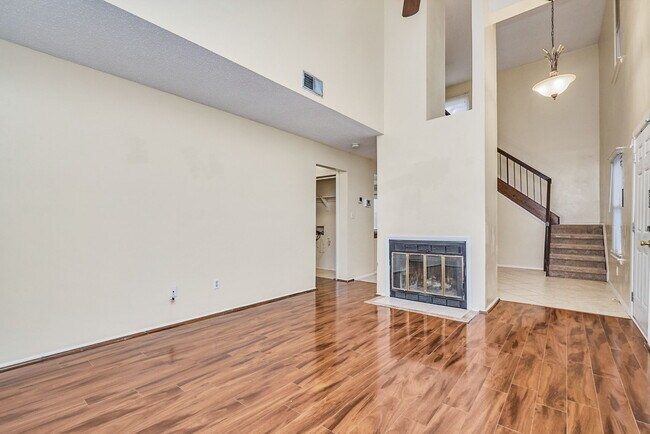 Foto del edificio - 1414 Woodscape Ln