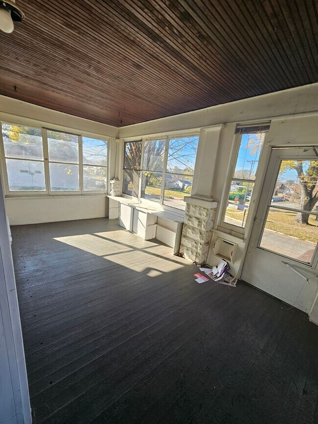 Foto del edificio - Newly Painted 2 bedroom
