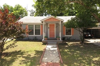 Building Photo - 1310 Pine St
