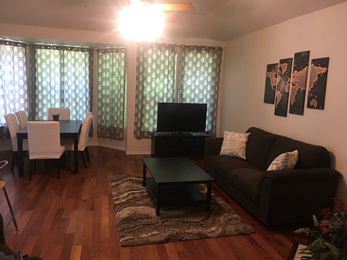 Foto principal - 17900 Worley Dr