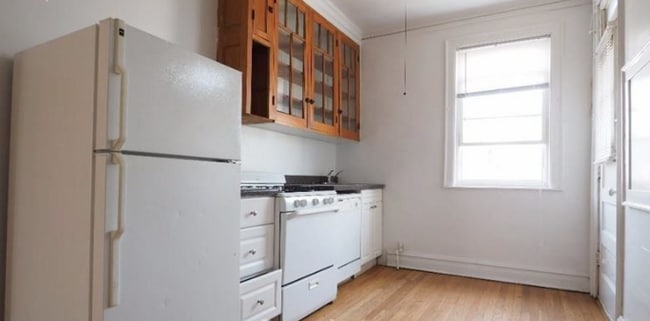 Building Photo - 4826 W Addison St