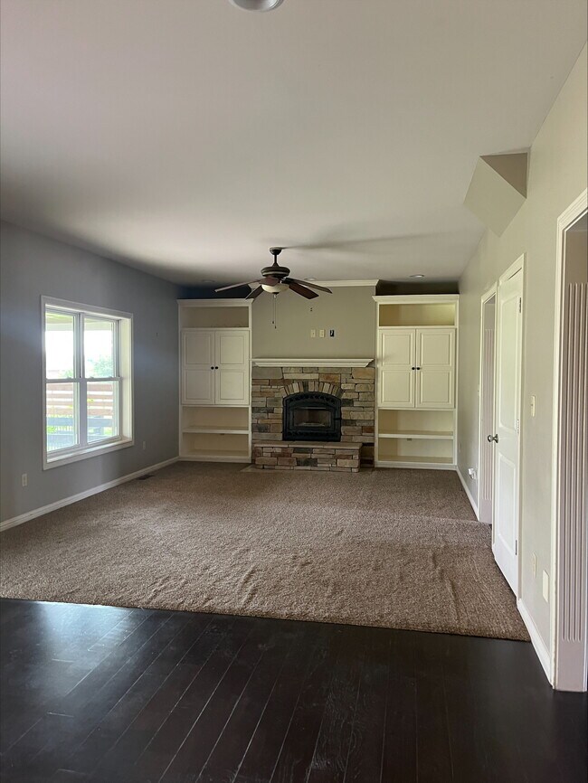 Foto del edificio - 1025 Vineyard Way