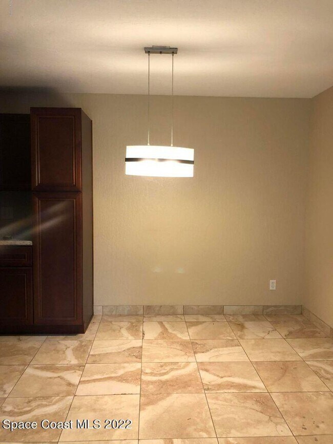 Building Photo - 2190 Forest Knoll Dr NE