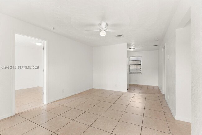 Foto del edificio - 4120 SW 19th St