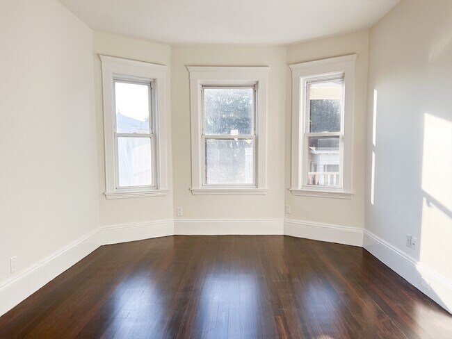 Foto del edificio - 156 Homes Ave