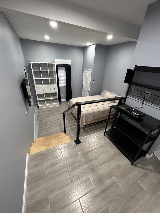 Building Photo - 1 Candice Ct