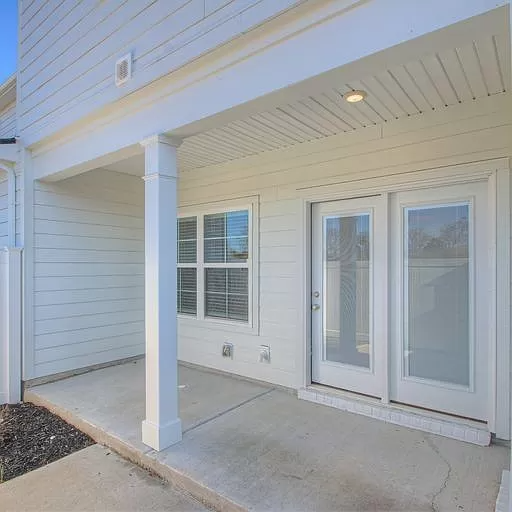 Building Photo - 1847 Bethpage Dr