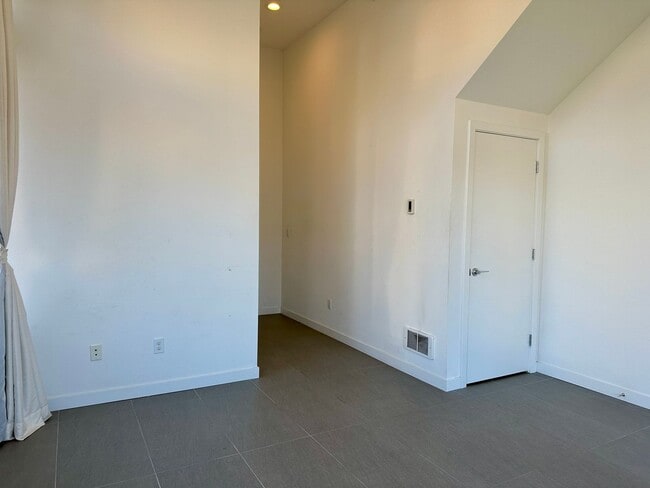 Building Photo - 2 Weeks Free! Spacious 3BR Home with Terri...